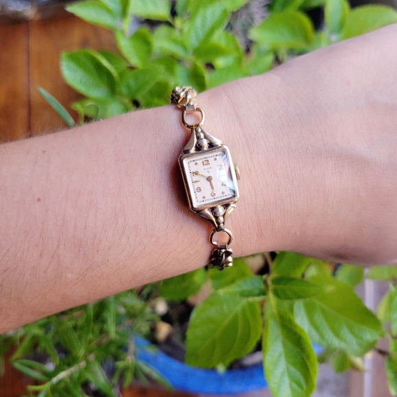 Vintage 10K RGP Elgin Art Deco Style Classic Womens Womans Gold Square Watch - Picture 5 of 11